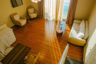 Отель Castello Mare Hotel&Wellness Resort Кобулети Улучшенный люкс с видом на море-2
