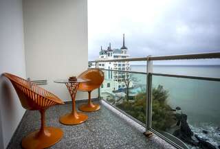 Отель Castello Mare Hotel&Wellness Resort Кобулети Улучшенный люкс с видом на море-1