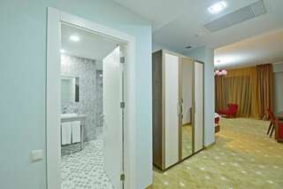 Отель Castello Mare Hotel&Wellness Resort Кобулети Семейный люкс-2